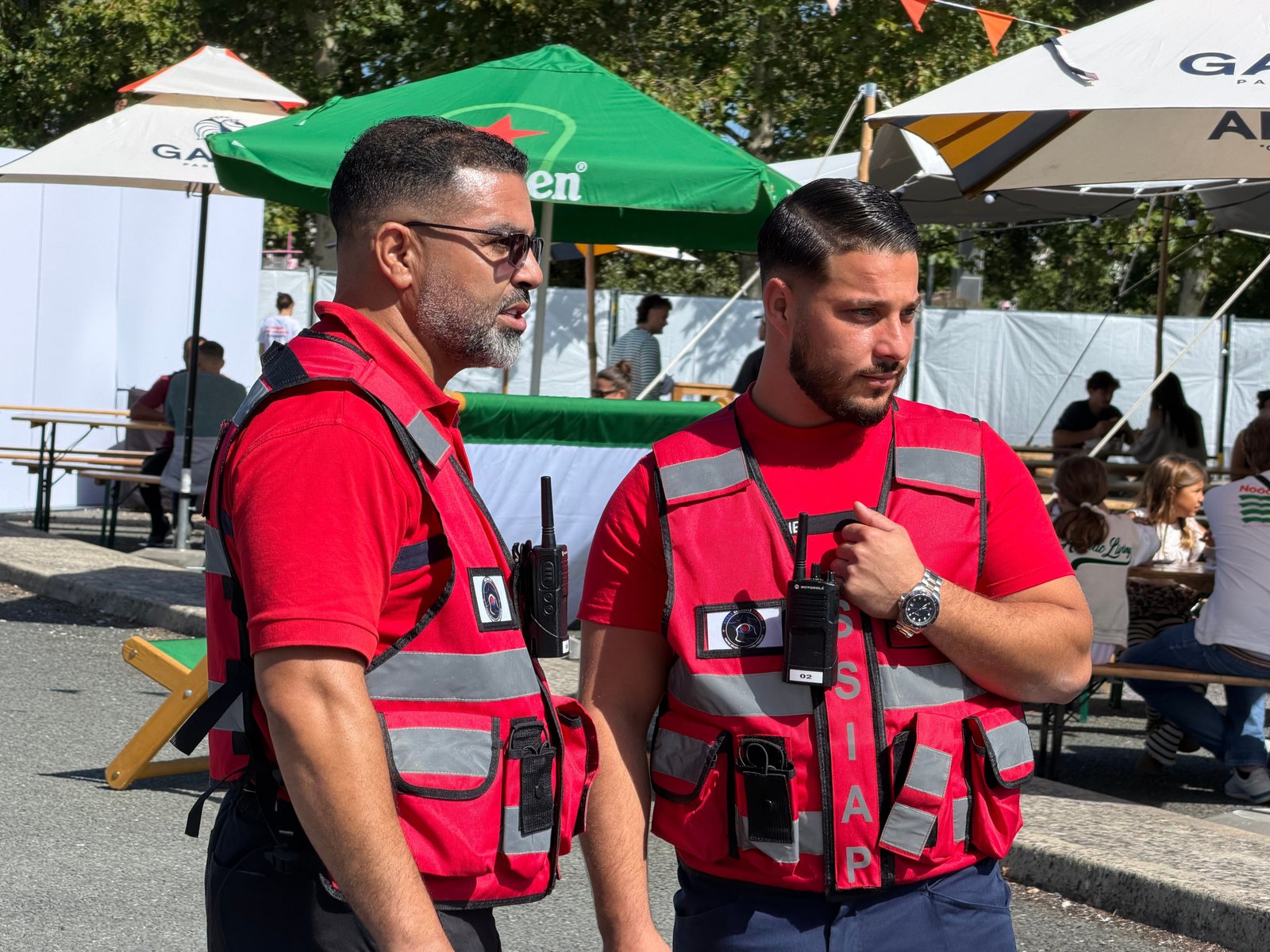 Agent de sécurité incendie SSIAP en poste dans un établissement recevant du public
